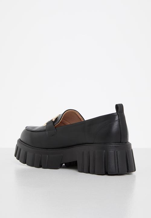 Seduction - Chunky chain trim loafer - black