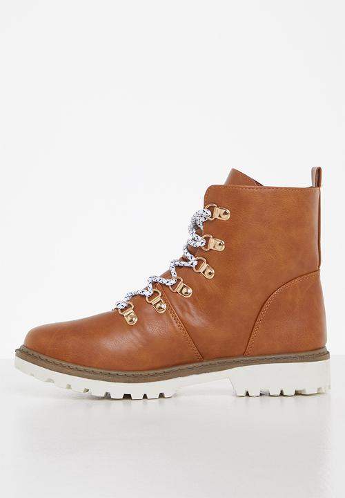 Seduction - Lace up hiking boot - tan