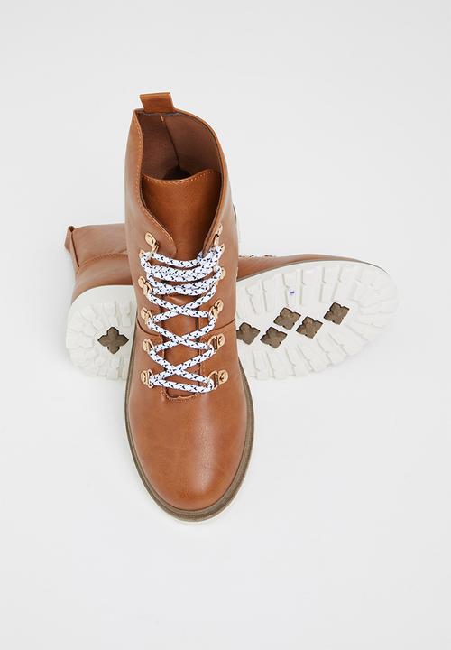 Seduction - Lace up hiking boot - tan