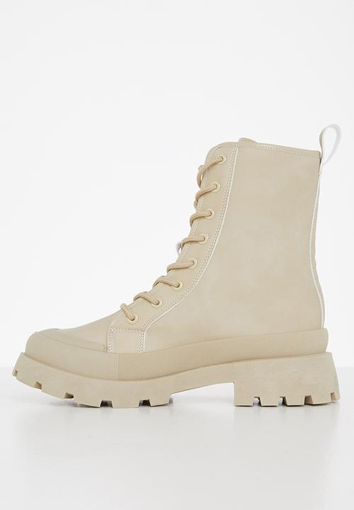 Seduction - Chunky hiking boot - beige 