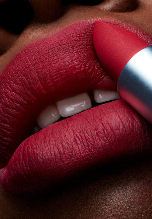 MAC - Powder Kiss Lipstick - Shocking Revelation