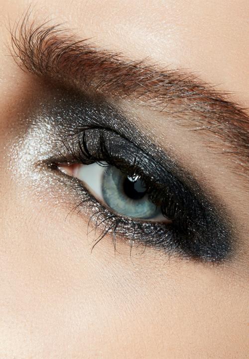 MAC - Dazzleshadow Extreme - Illuminaughty