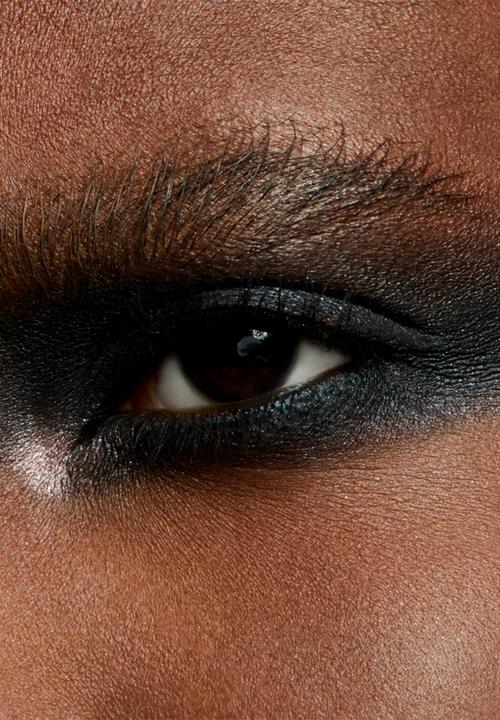 MAC - Dazzleshadow Extreme - Illuminaughty