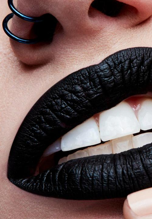 MAC - Retro Matte Liquid Lip Colour - Caviar