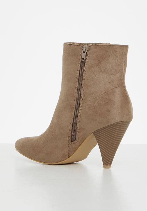 Jada - Pointed cone heel ankle boot - taupe