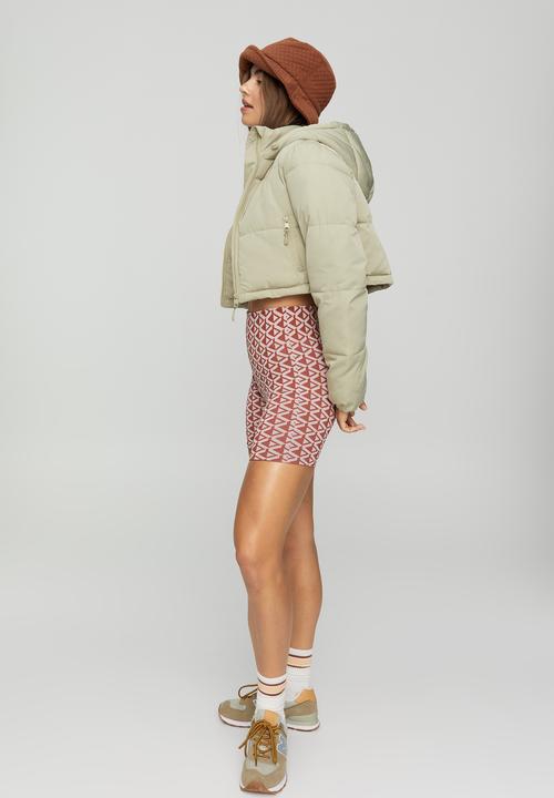 Cotton On - The recycled cropped mother puffer - asparagus