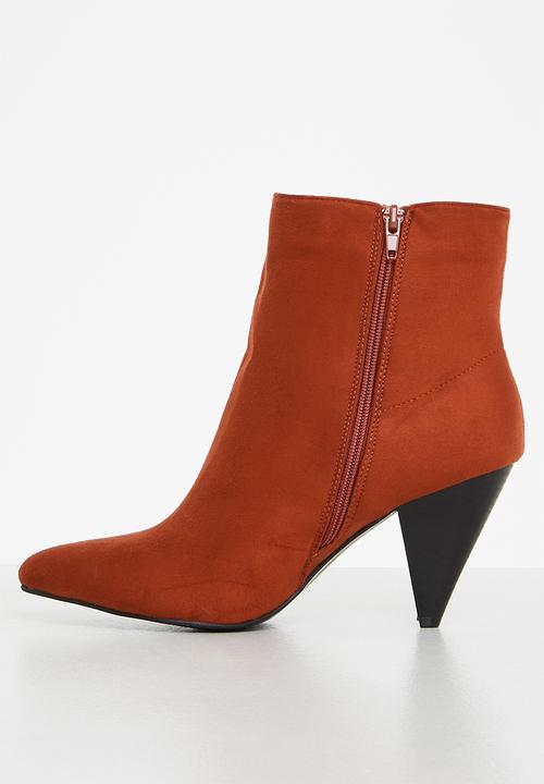 Jada - Pointed cone heel ankle boot - rust