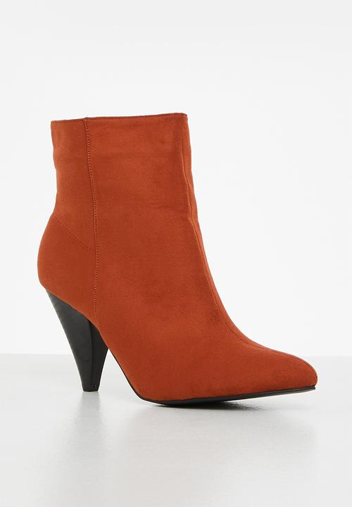 Jada - Pointed cone heel ankle boot - rust