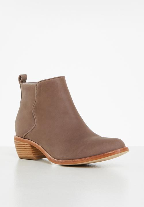 Julz - Ella leather ankle boot - taupe