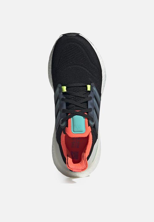 adidas Performance - Ultraboost 22 w - core black/sky rush/turbo