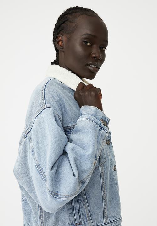 Cotton On - The denim sherpa trucker jacket - swell blue