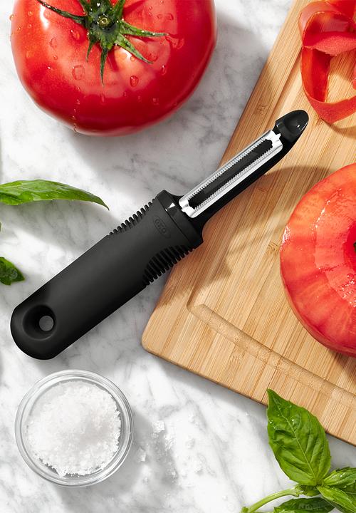 OXO - Good grips swivel peeler - black