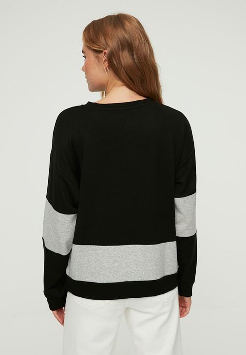 Trendyol - Printed basic slim knitted sweatshirt - black