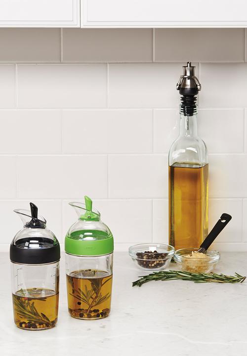OXO - Good grips salad dressing shaker - clear