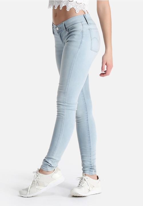 Levi’s® - 710 Mid Rise Super Skinny