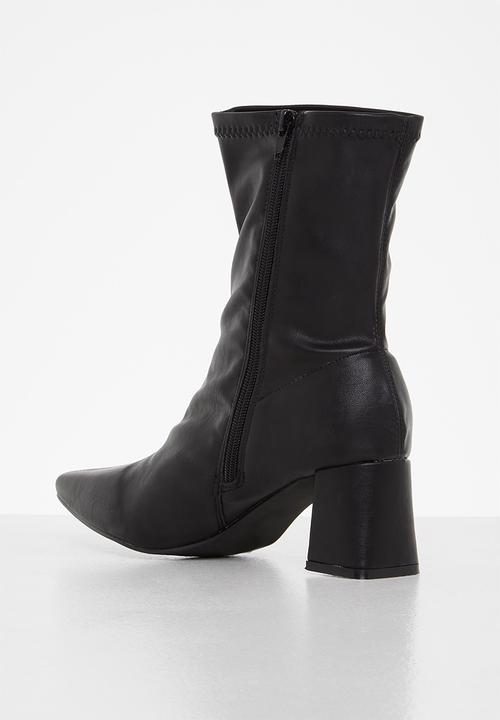Madison® - Shelly ankle block heel boot - black