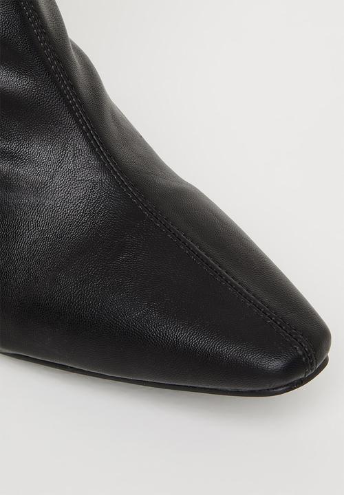 Madison® - Shelly ankle block heel boot - black