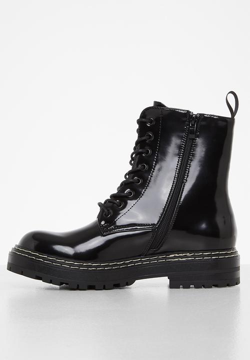 Missguided - Sole stitching lace up boot - black