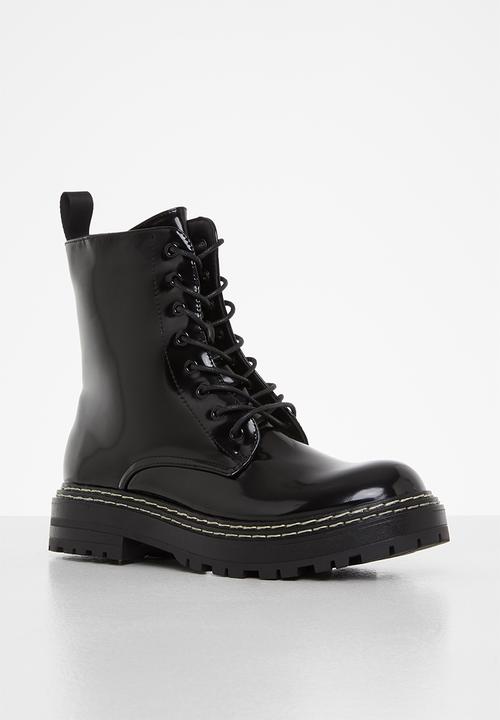 Missguided - Sole stitching lace up boot - black