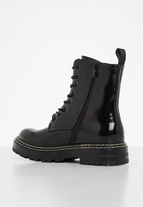 Missguided - Sole stitching lace up boot - black