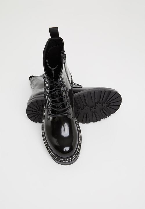 Missguided - Sole stitching lace up boot - black