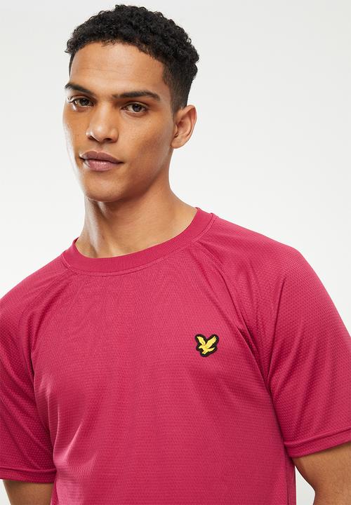 Lyle & Scott - Core Raglan Tee - Cranberry
