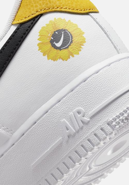 Nike - Air Force 1 '07 LV8 2 - white/black-dark sulfur-opti yellow
