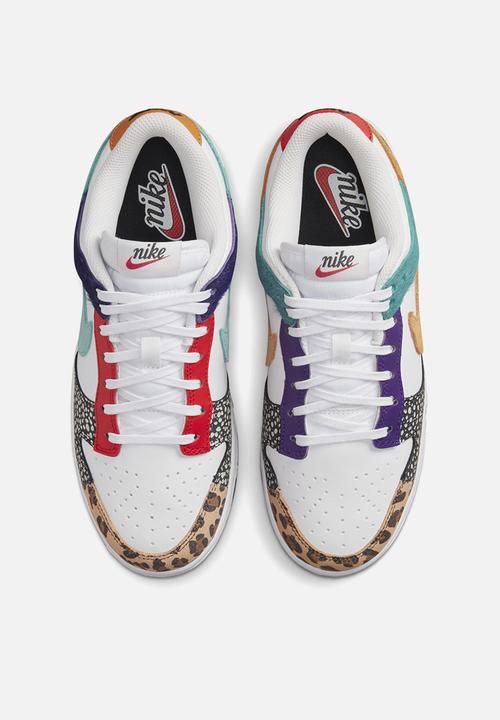 Nike - Dunk Low SE - white/light curry-washed teal