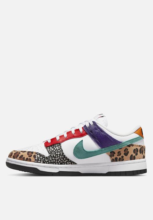 Nike - Dunk Low SE - white/light curry-washed teal