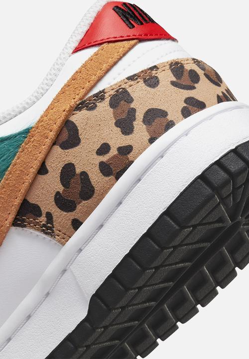 Nike - Dunk Low SE - white/light curry-washed teal