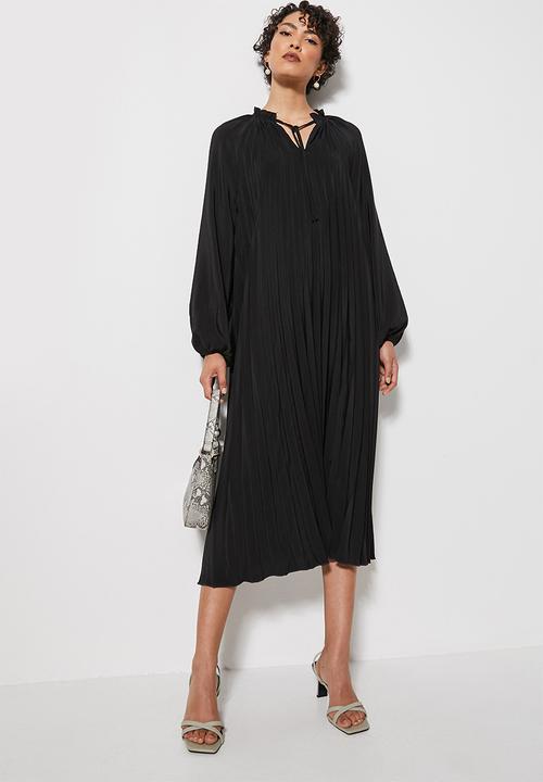 VELVET - Pleated aline trapeze balloon sleeve midi - black