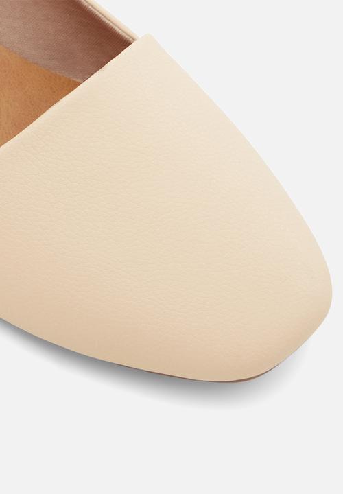 Call It Spring - Samantha pump - stone
