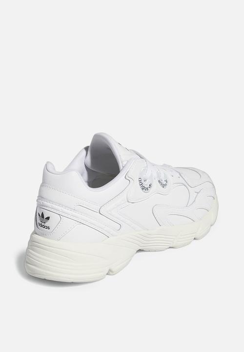 adidas Originals - Adidas astir - ftwr white/ftwr white/off white