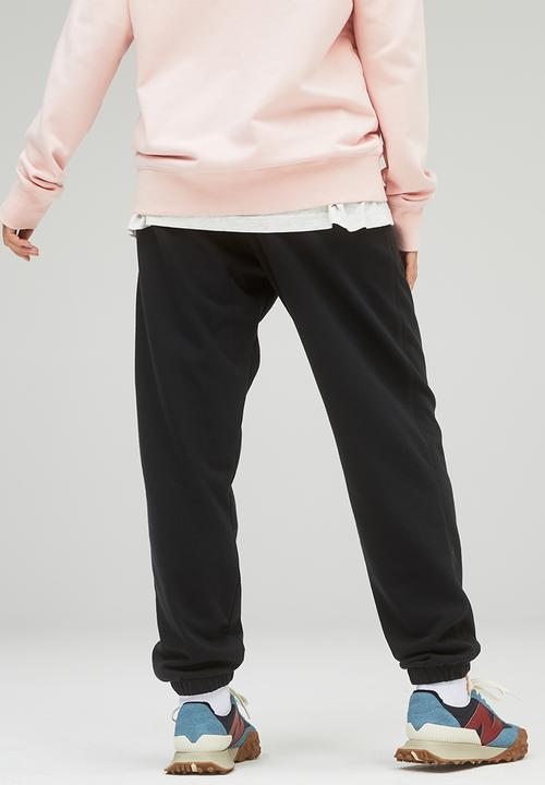 New Balance  - NB Essentials uni-ssentials jogger - black