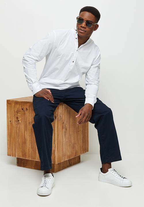 Lark & Crosse - Regular fit notch neck shirt - white