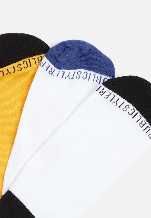 STYLE REPUBLIC - 3-pack branded secret socks - multi 