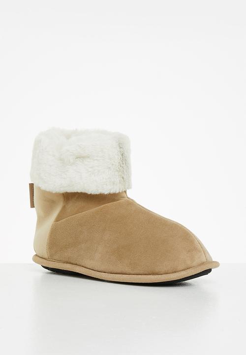 Hush Puppies - Casa slipper boot - tan 