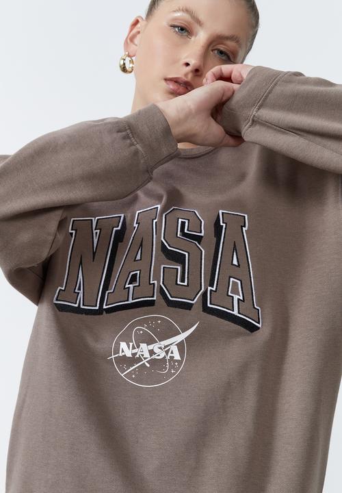 Factorie - Lcn nasa oversized graphic crew - lcn nas burnt iron/nasa