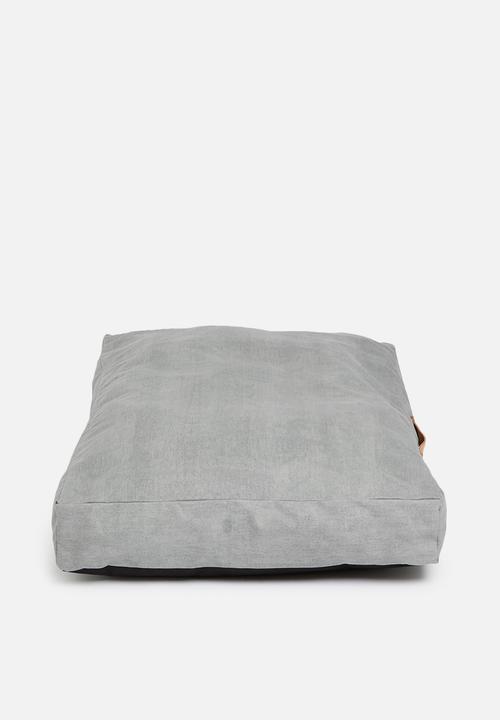 Sixth Floor - Tempurr pet bed - dark silver