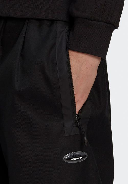 adidas Originals - R.Y.V. Chino Pants- Black
