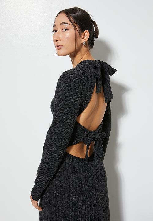 VELVET - Soft touch rib column maxi with back detail - black