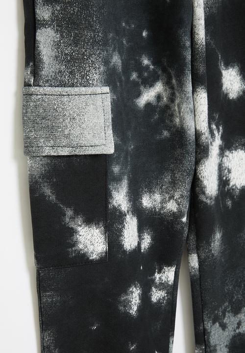 LAB - Cuffed tie-dye jogger - black