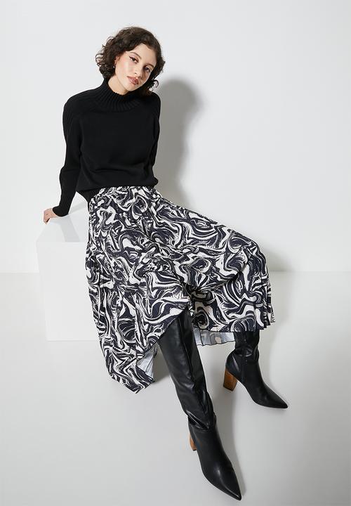 Superbalist - Organic cotton funnel neck - black