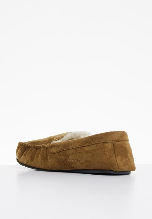 Hush Puppies - Kozy mircosuede slipper - tan