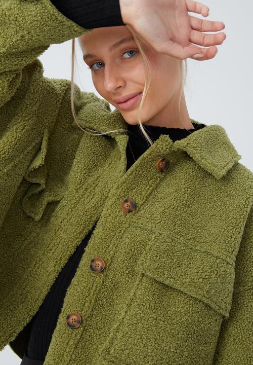 Cotton On - Teddy cropped oversized pocket trucker - utility green
