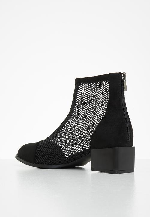 Plum - Juniper ankle boot - black