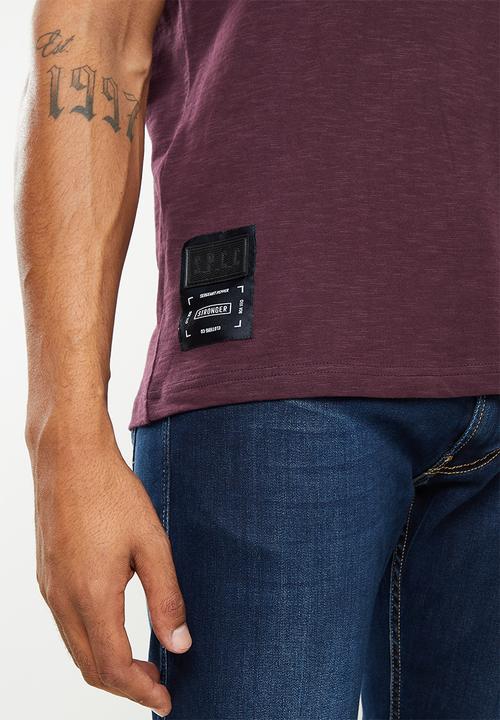 S.P.C.C - Everett regular fit straight hem tee  - damson