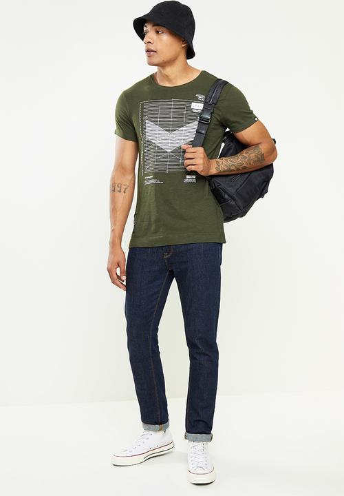 S.P.C.C - Kroft regular fit side slit straight hem tee  - dark moss