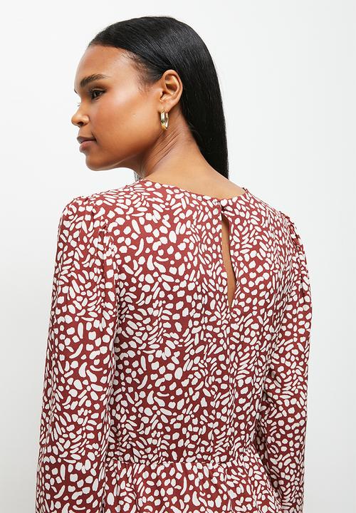 edit - Round neck balloon sleeve tier maxi - burgundy minimal
