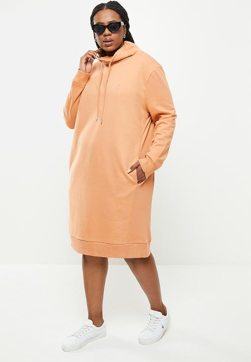 POLO - Plus woman long sleeve sweater dress - camel